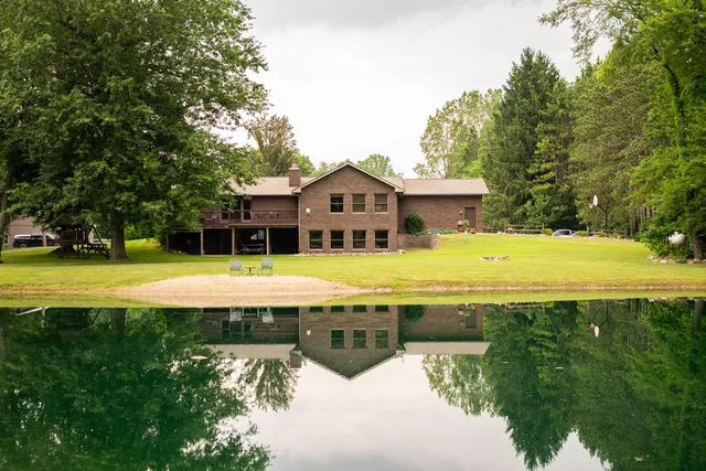 $1,555,000 | 10133 West Allen Road, Fowlerville, MI 48836