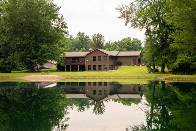 $1,555,000 | 10133 West Allen Road, Fowlerville, MI 48836