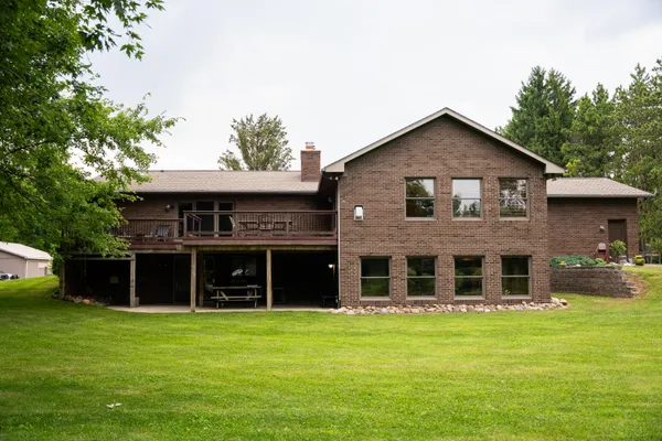 $1,300,000 | 10133 West Allen Road, Fowlerville, MI 48836