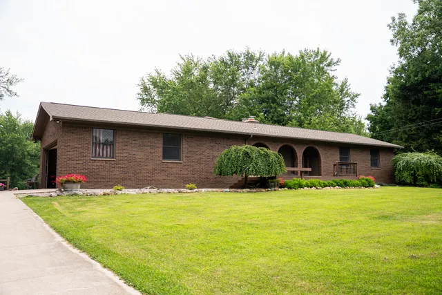 $1,555,000 | 10133 West Allen Road, Fowlerville, MI 48836