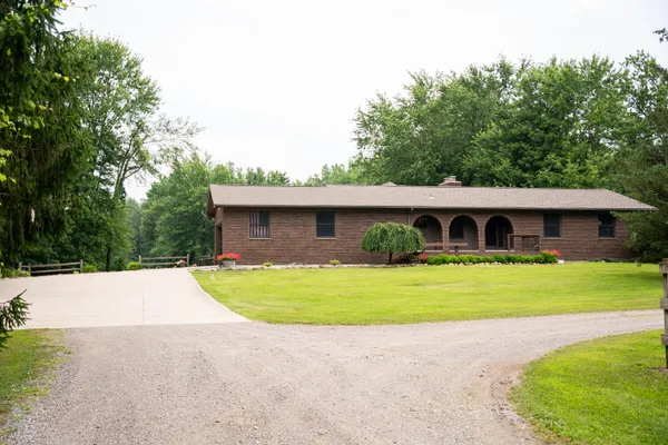 $1,300,000 | 10133 West Allen Road, Fowlerville, MI 48836