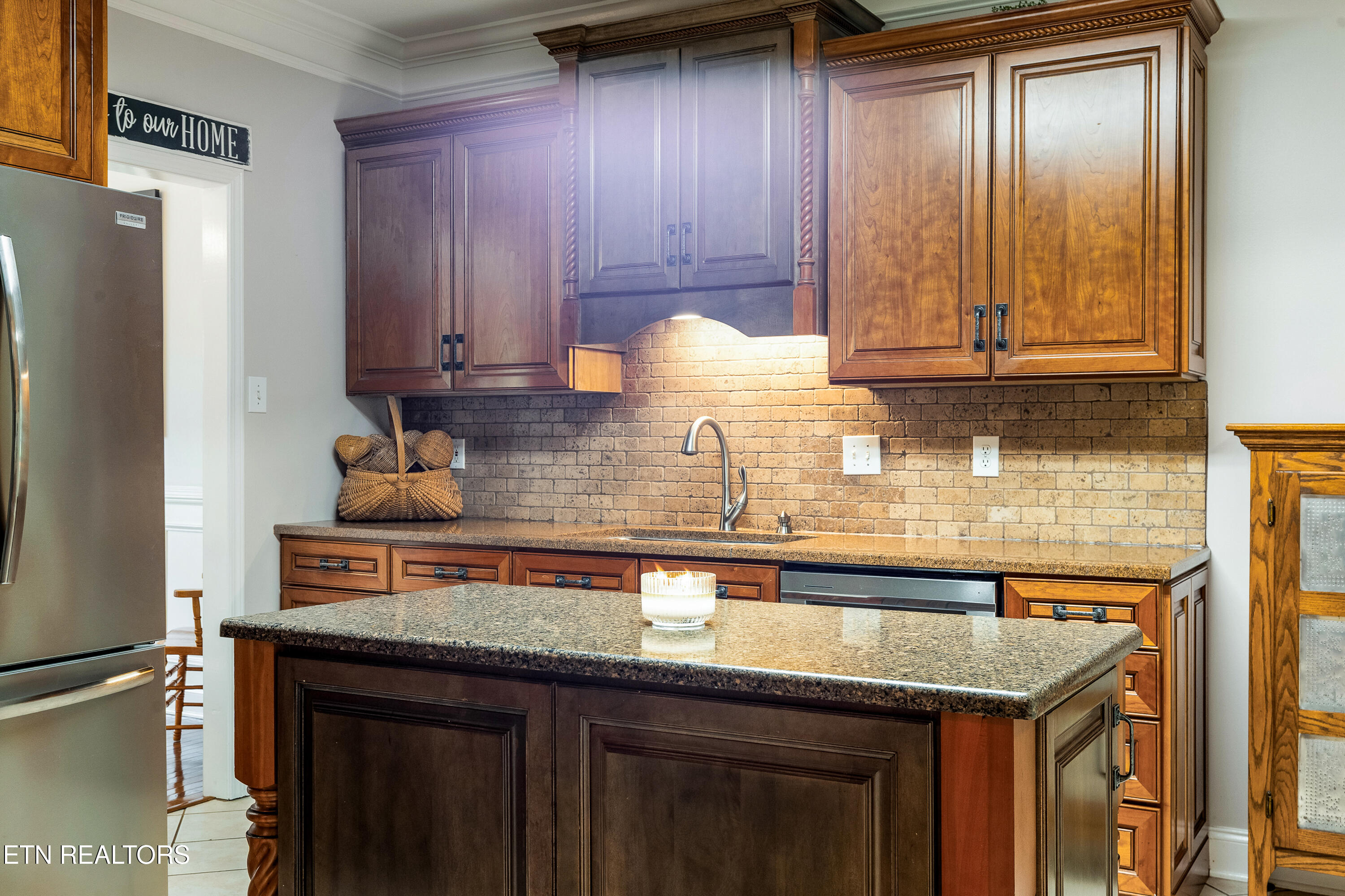 8016 Walker Road Knoxville, TN 37938 - Photo 15 of 37 8016_walker_rd_0103