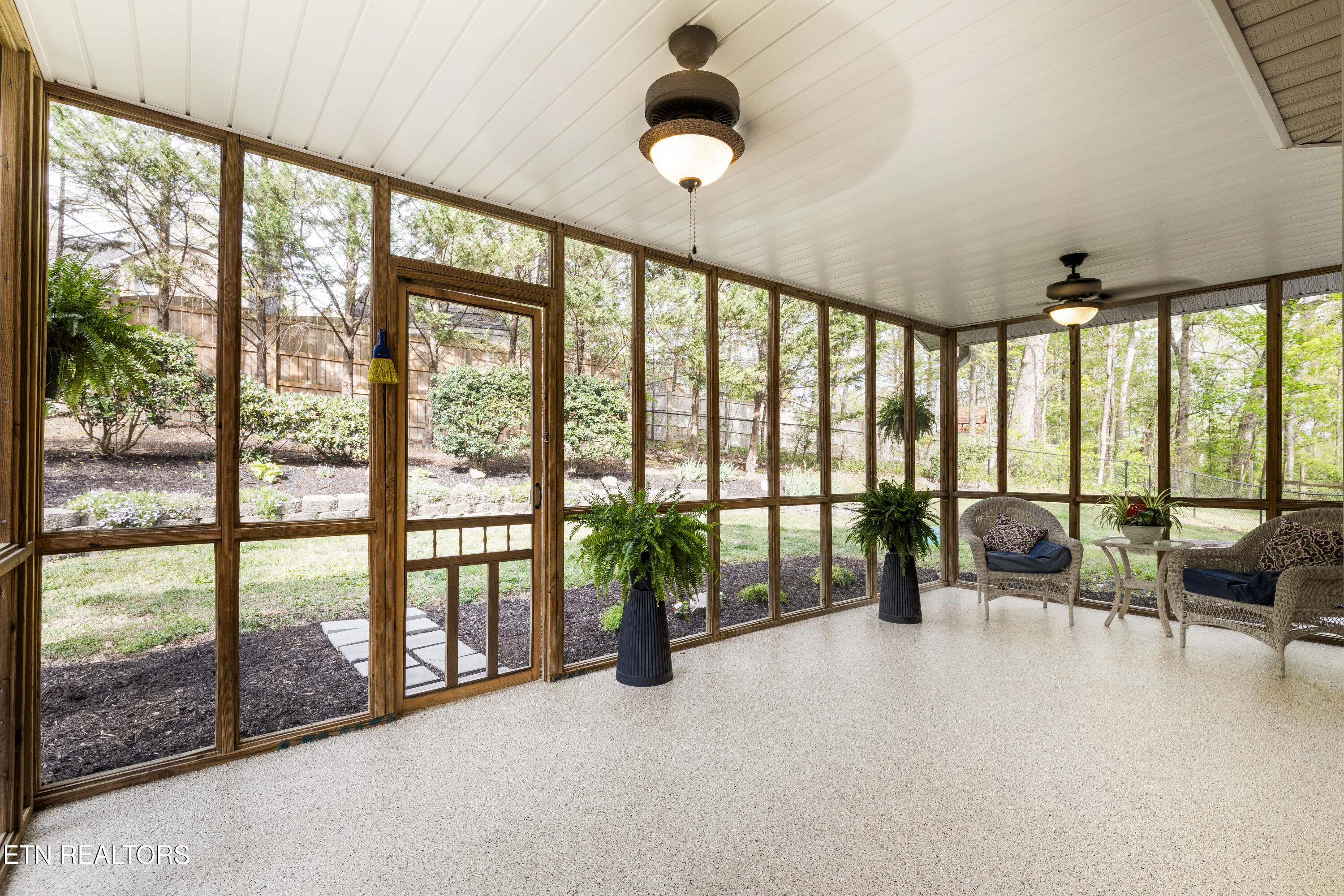 8016 Walker Road Knoxville, TN 37938 - Photo 16 of 37 8016_walker_rd_0109