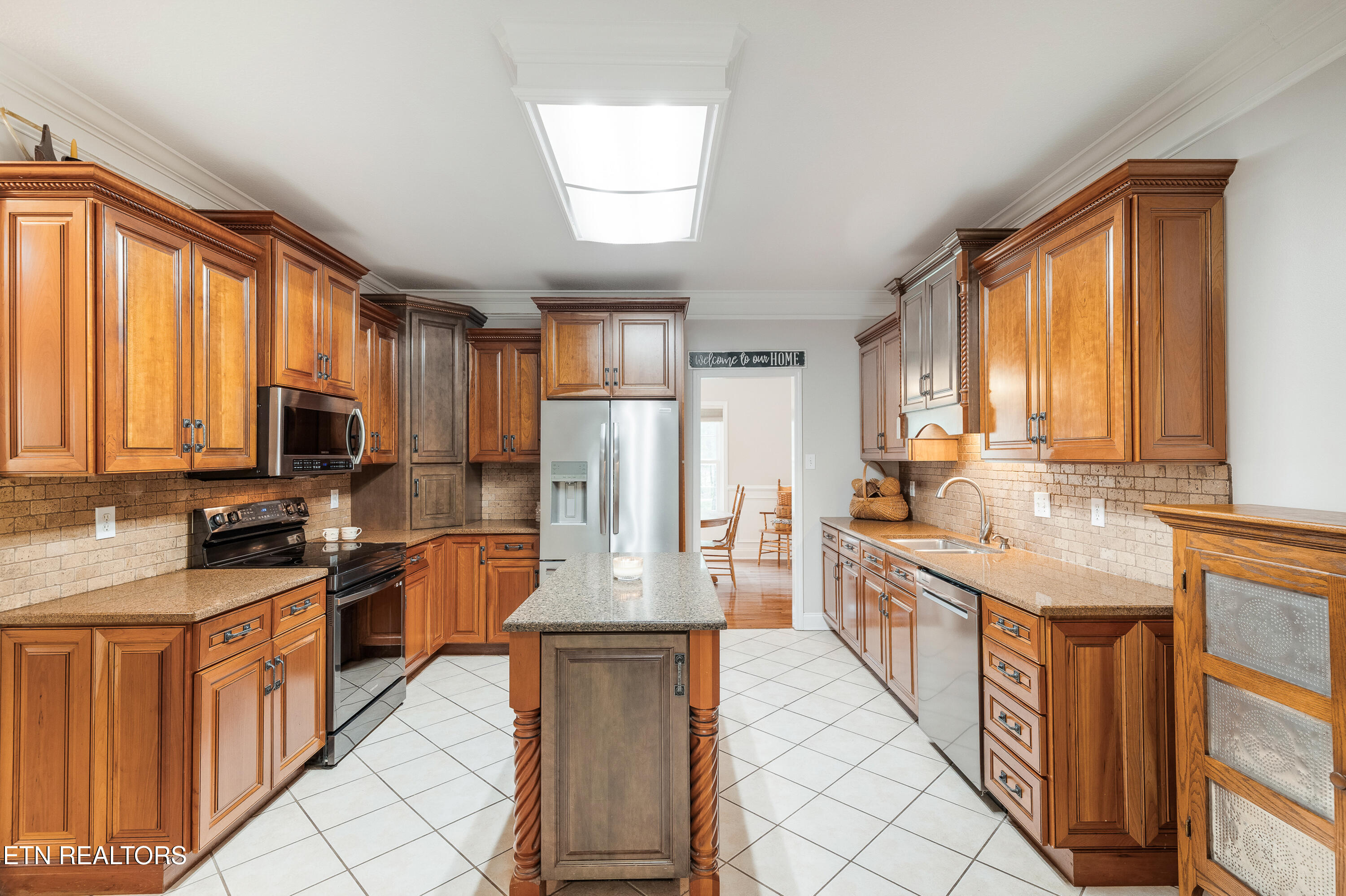 8016 Walker Road Knoxville, TN 37938 - Photo 17 of 37 8016_walker_rd_0091