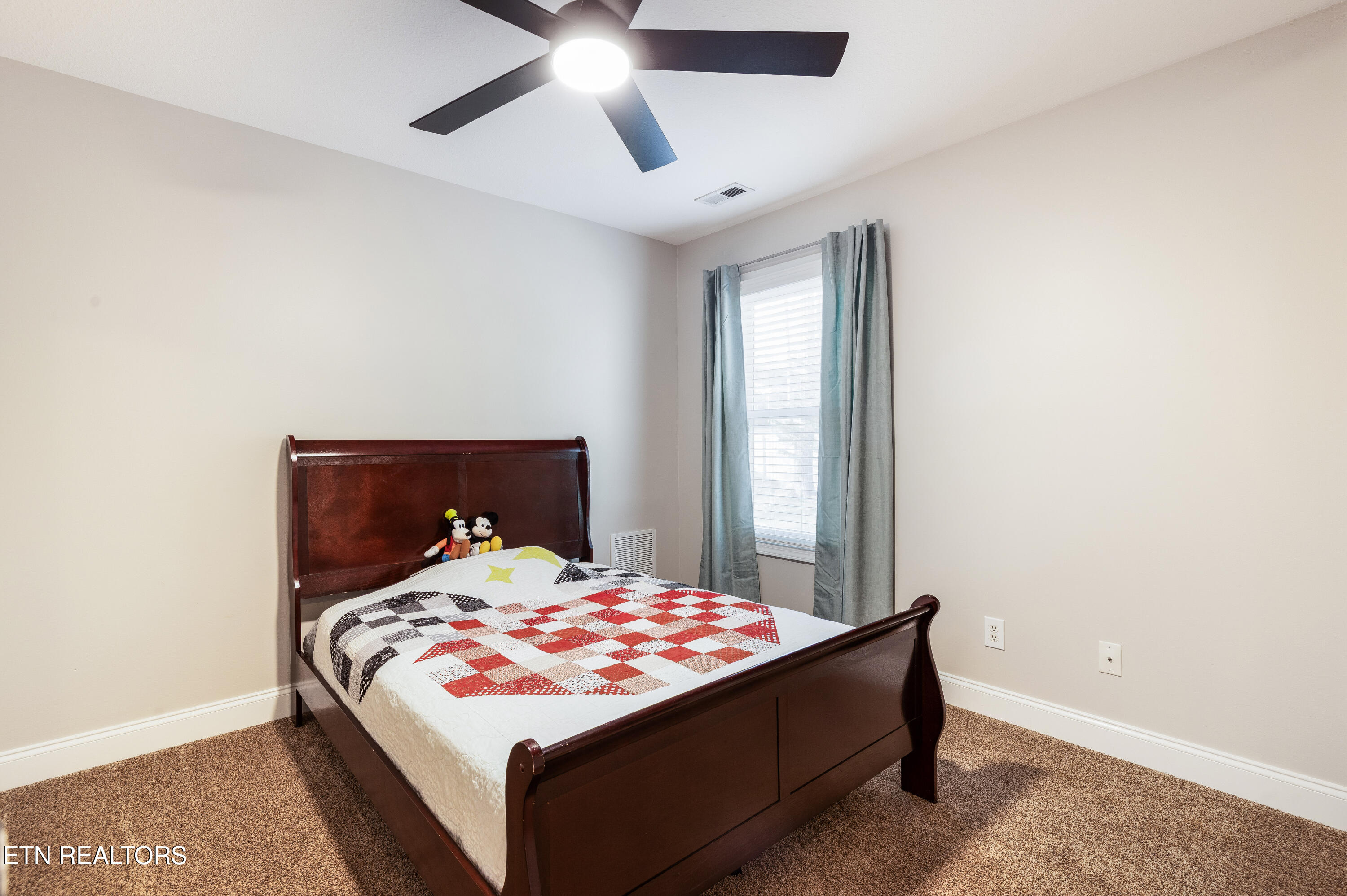 8016 Walker Road Knoxville, TN 37938 - Photo 26 of 37 8016_walker_rd_0139