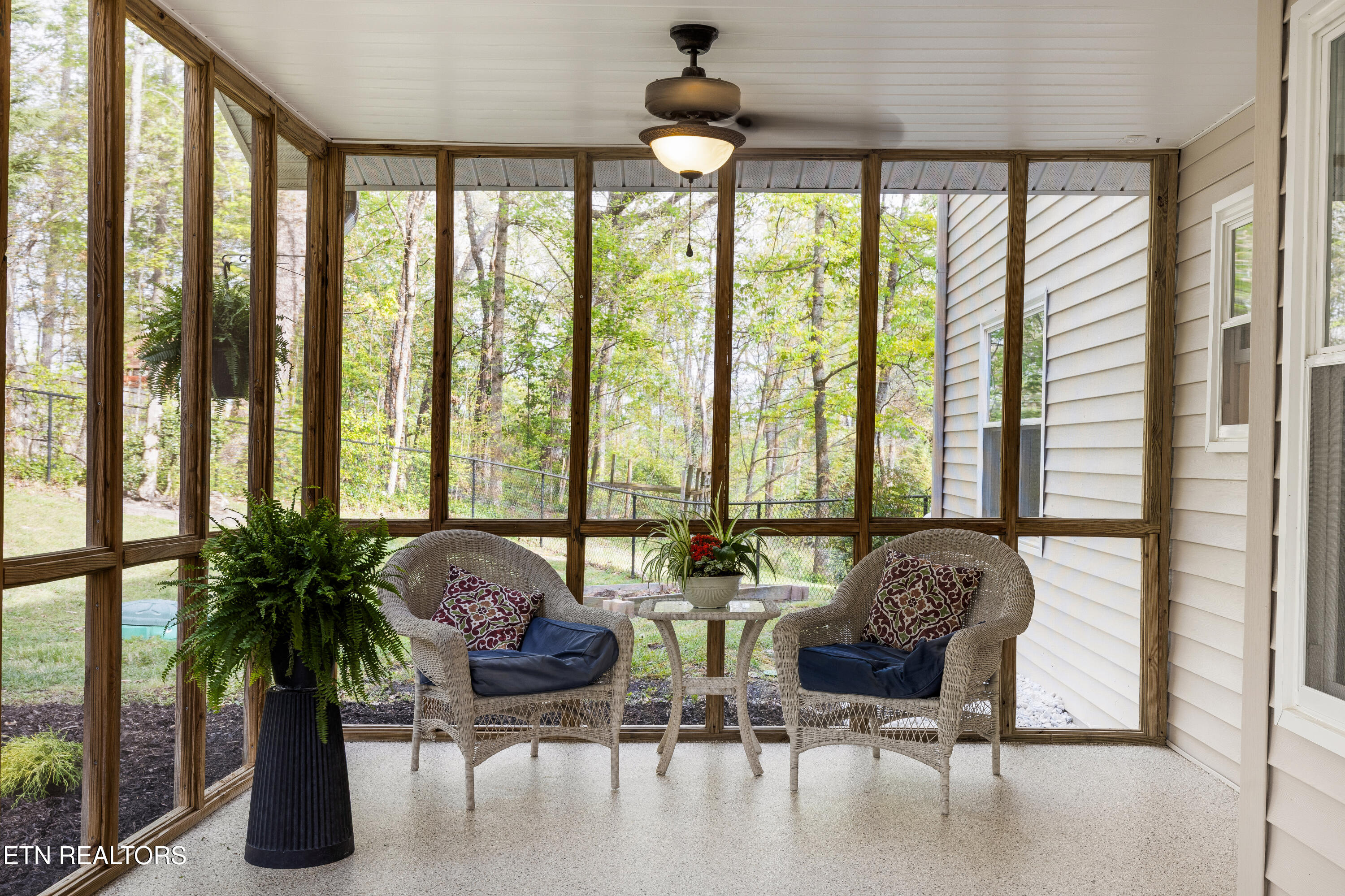 8016 Walker Road Knoxville, TN 37938 - Photo 36 of 37 8016_walker_rd_0112