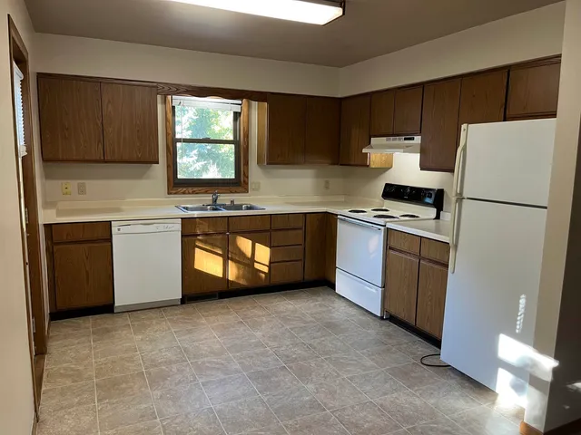 $1,300 | 7210 Century Place, Unit 7210, Middleton, WI 53562