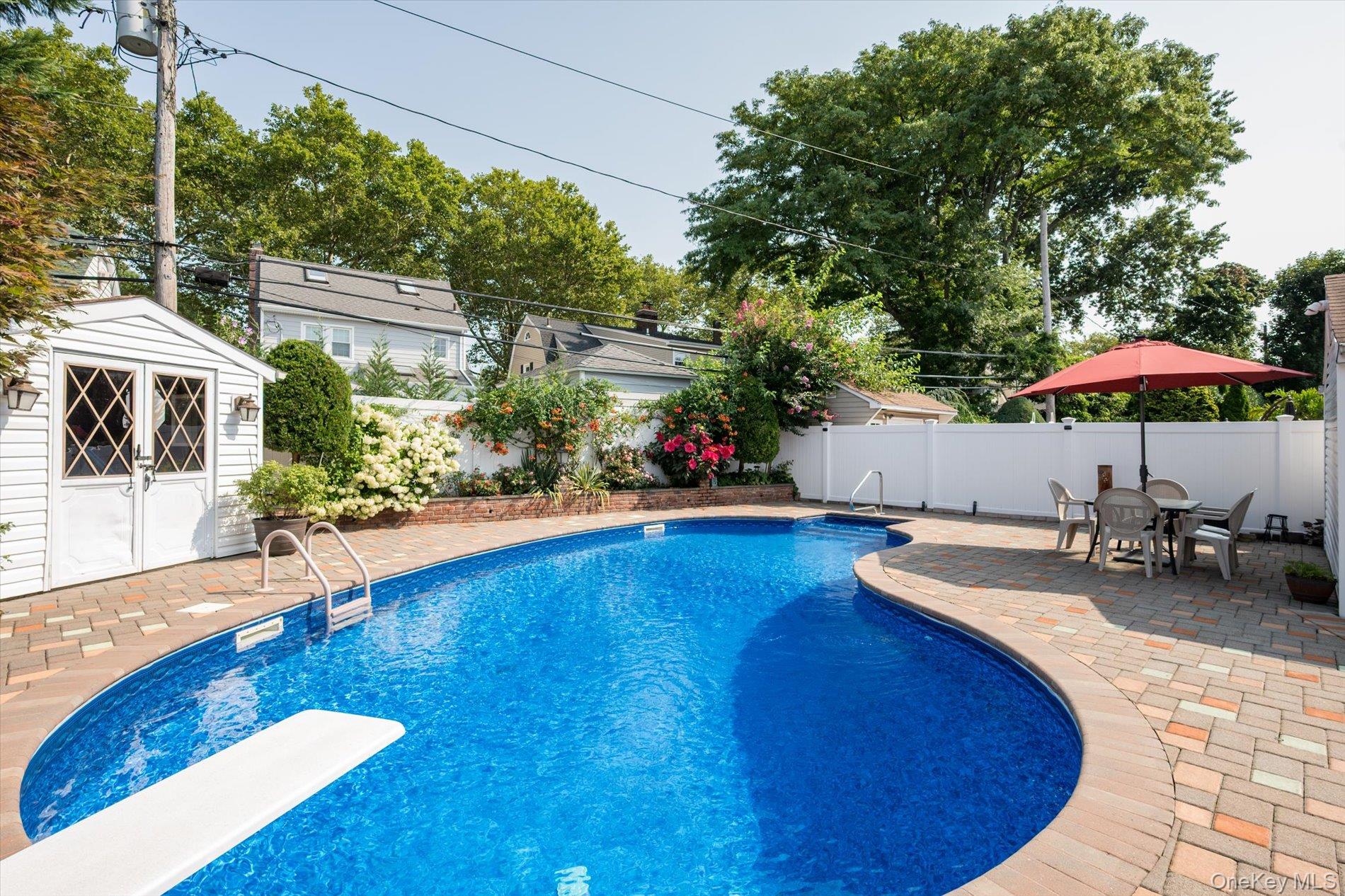 944 Cathedral Road Franklin Square, NY 11010 - Photo 27 of 29 Gallery Image 27