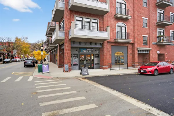 $564,999 | 249 Main Street, Unit 305, Beacon, NY 12508