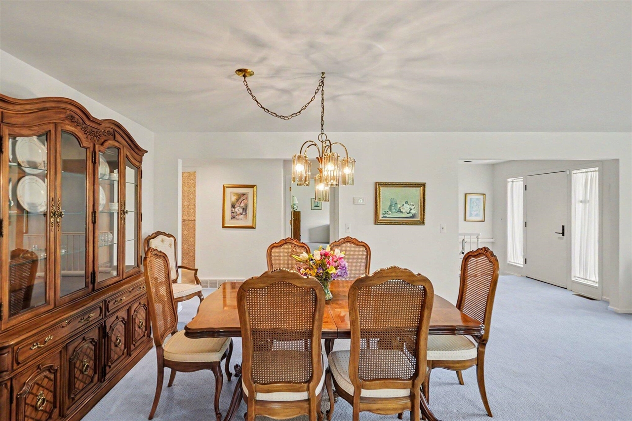 640 Cascade Hills-Ridge Southeast Grand Rapids, MI 49546 - Photo 8 of 35
