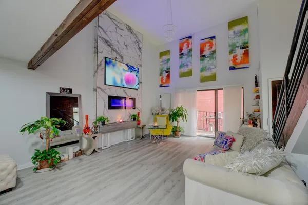 $1,740 | 107 South Front Street, Unit 32, Memphis, TN 38103