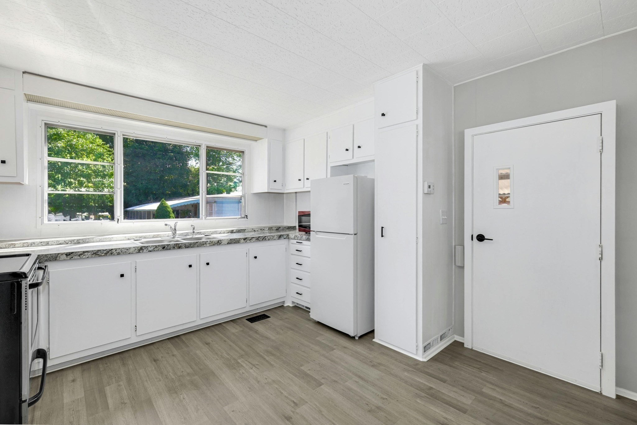 239 Ayer Road, Unit 40 Littleton, MA 01460 - Photo 4 of 25 Gallery Image 4