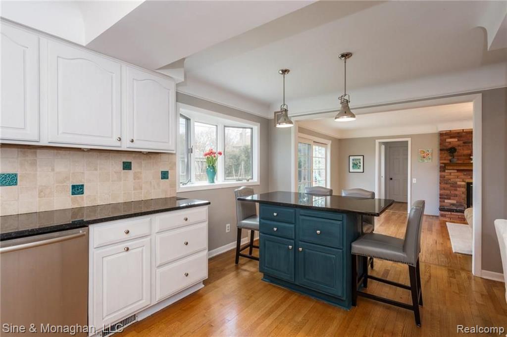 20 North Duval Road Grosse Pointe Shores, MI 48236 - Photo 11 of 49