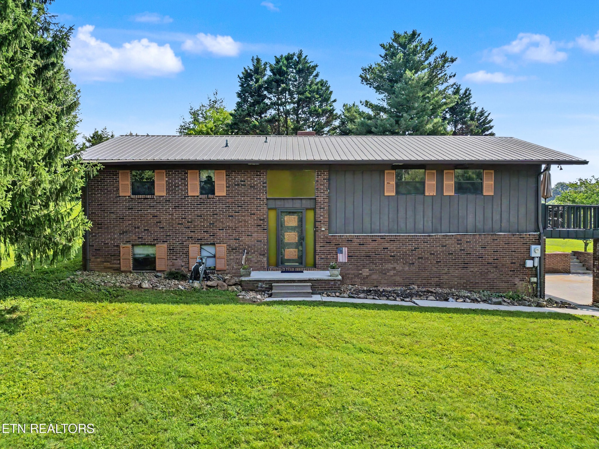 3229 Clover Hill Ridge Road Maryville, TN 37801 - Photo 3 of 60 Gallery Image 3