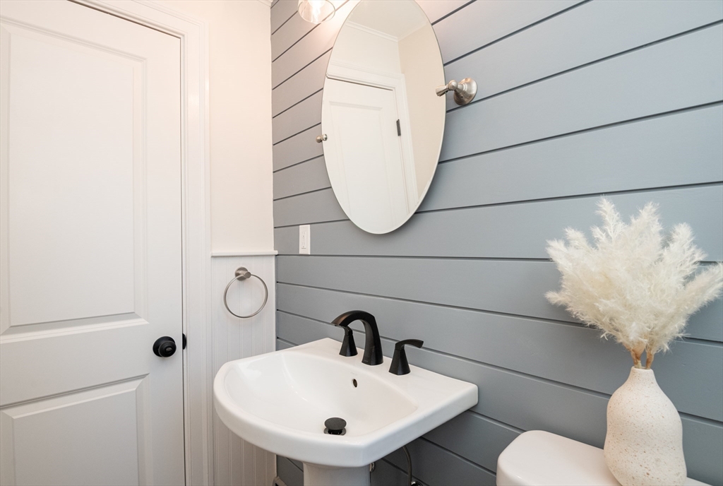 2 Wirthmore Lane Lynnfield, MA 01940 - Photo 5 of 42