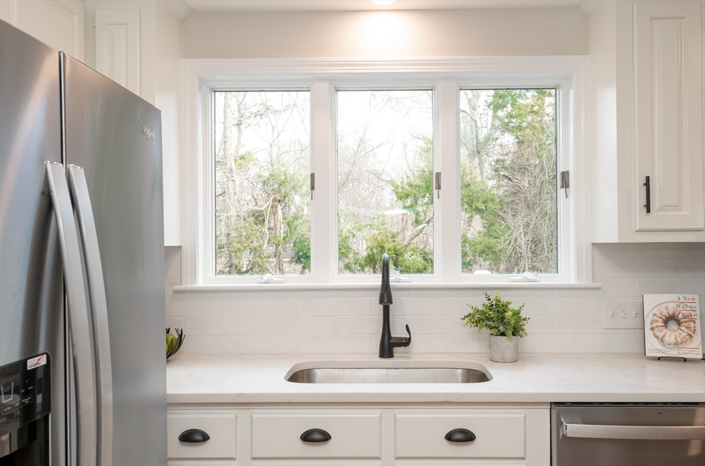 2 Wirthmore Lane Lynnfield, MA 01940 - Photo 7 of 42