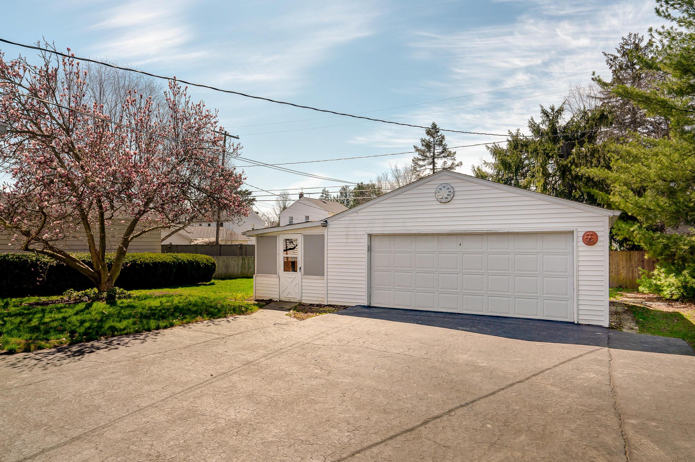 511 Acton Road Columbus, OH 43214 - Photo 3 of 38 Gallery Image 3