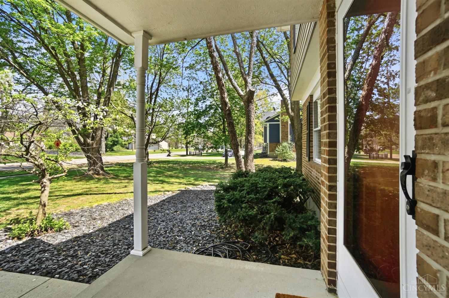 4827 Old Irwin Simpson Road Mason, OH 45040 - Photo 4 of 53