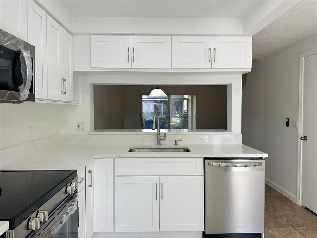 5503 Pageant Place, Unit 22 Margate, FL 33063 - Photo 2 of 32