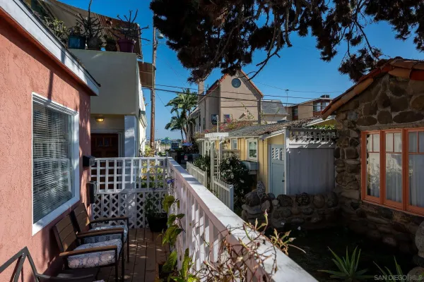 $1,299,999 | 830-832 Pismo Court, San Diego, CA 92109