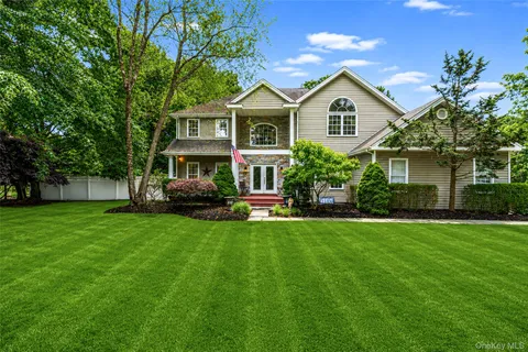 $999,999 | 17 Esplanade Drive, Patchogue, NY 11772
