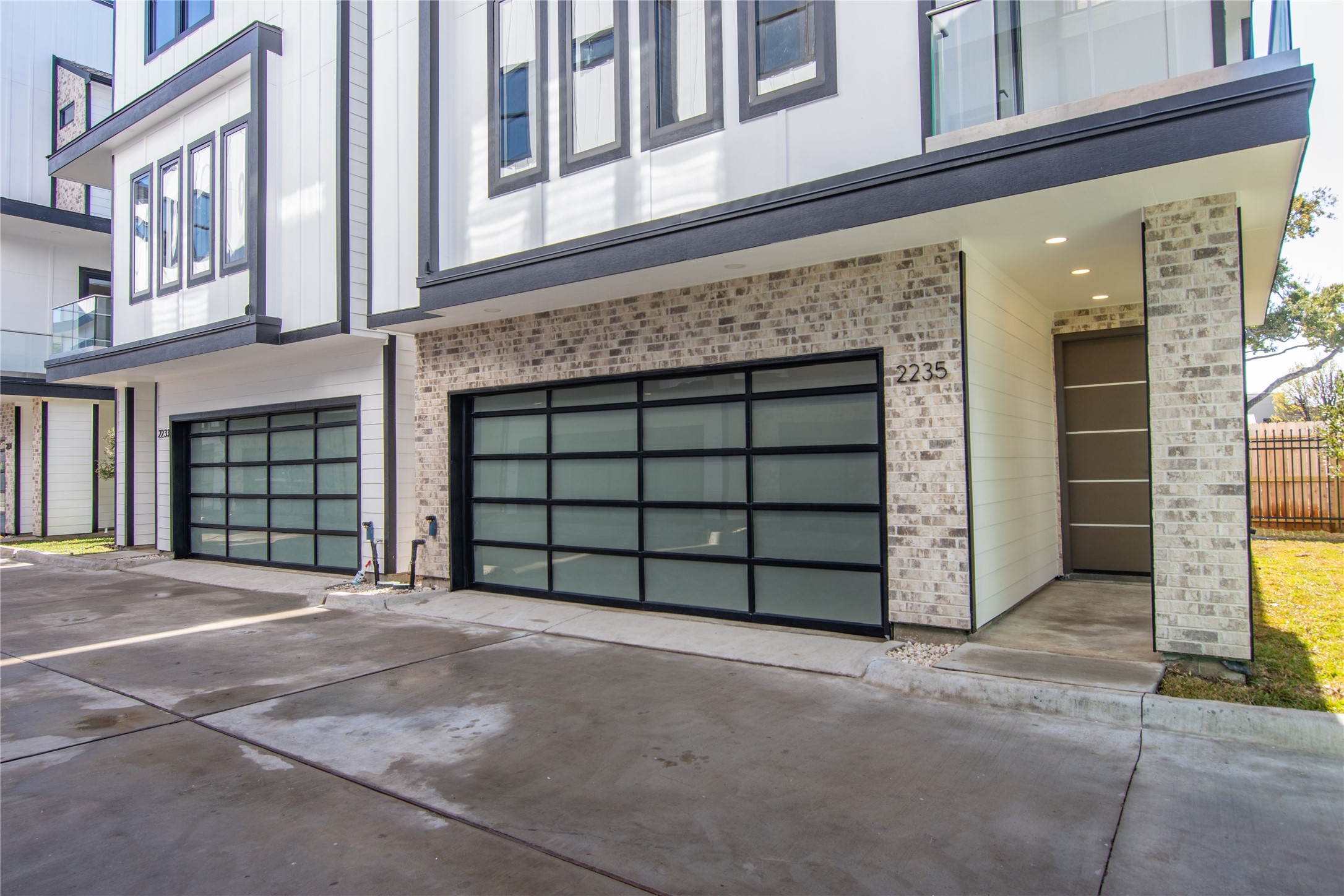 2235 Blalock Road Houston, TX 77080 - Photo 2 of 33 front view of a building