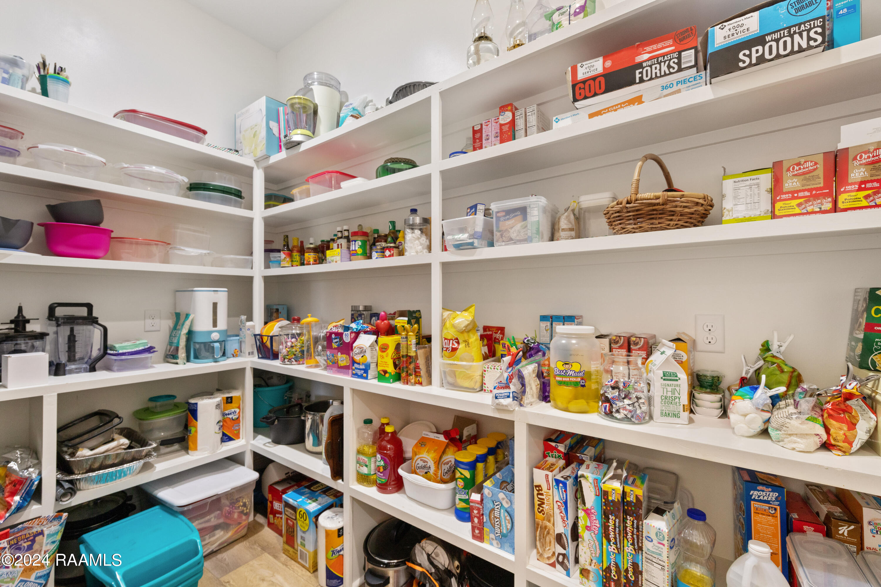 6190 Ellis Road Iota, LA 70543 - Photo 27 of 46 Pantry