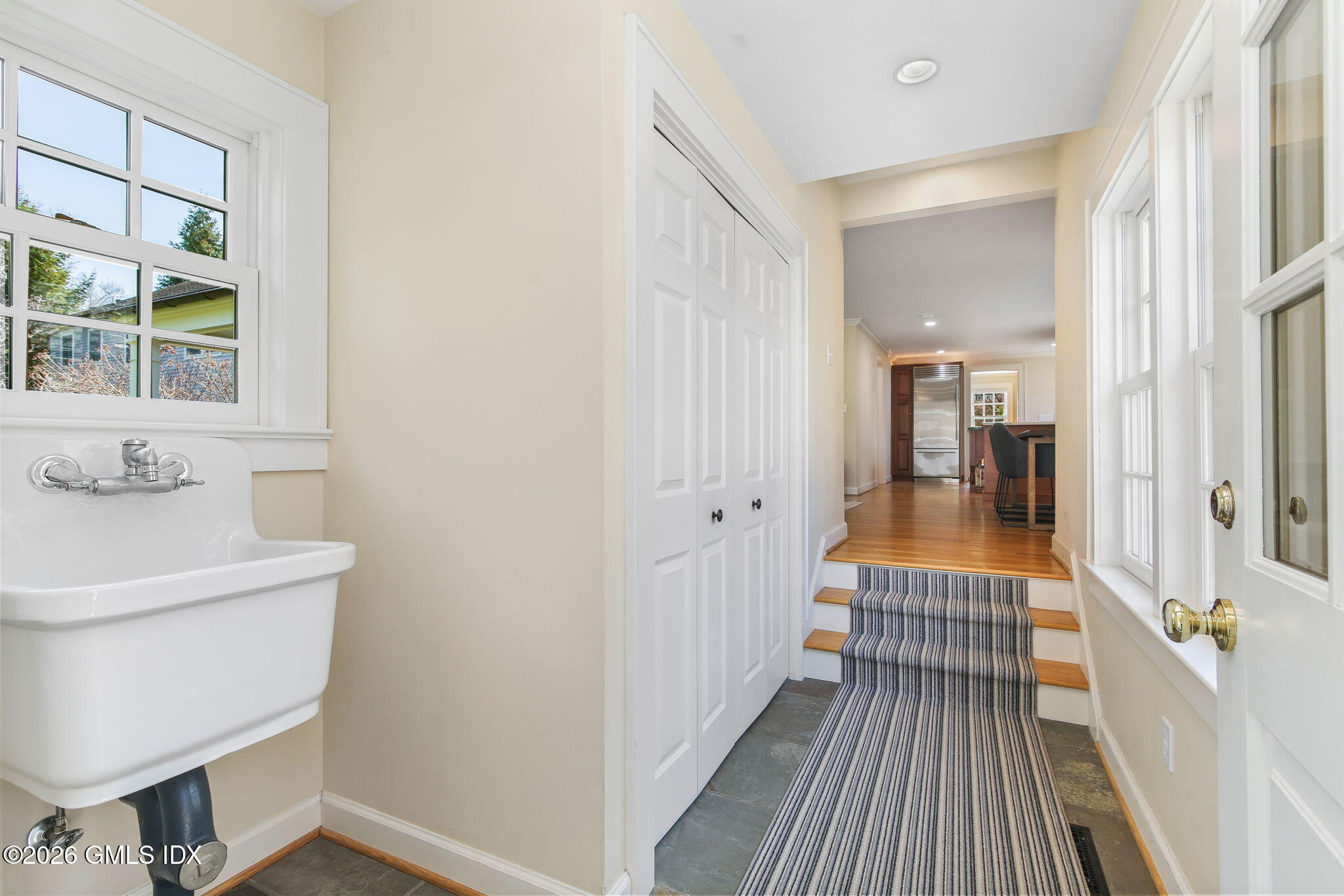 93 Summit Road Riverside, CT 06878 - Photo 12 of 30 32-web-or-mls-93-summit-rd