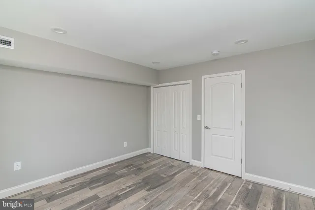 a car parked in front of a building