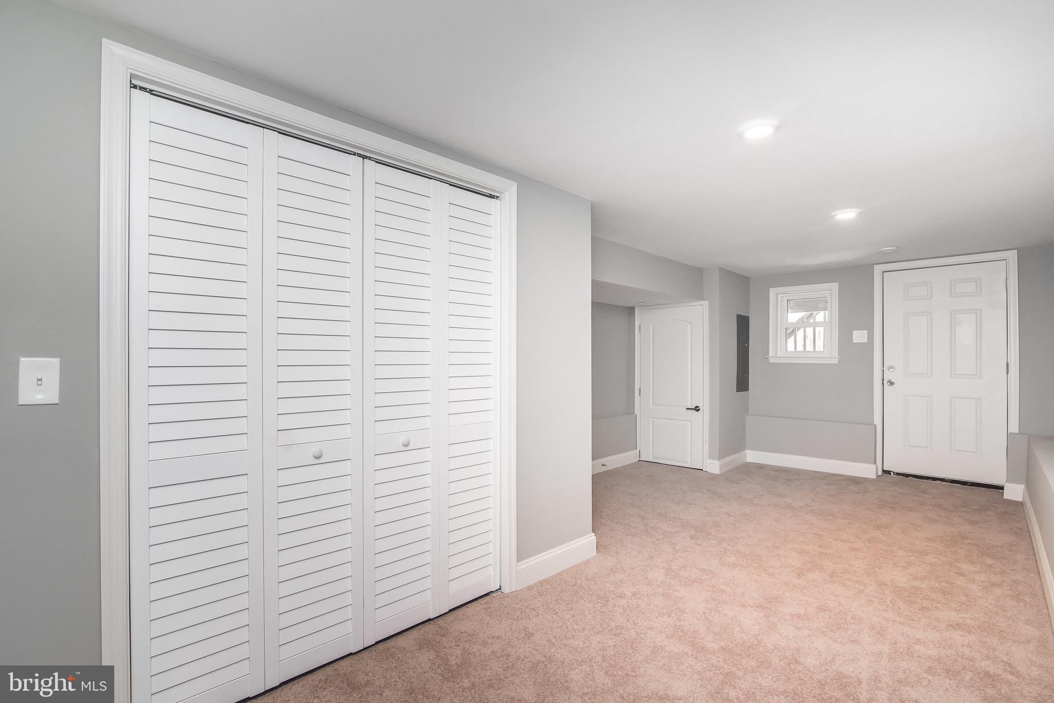 704 East Fort Avenue Baltimore, MD 21230 - Photo 7 of 58 a view of an empty room with closet area