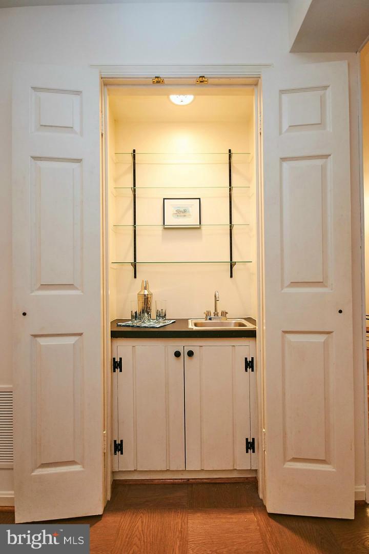 7052 Leestone Street Springfield, VA 22151 - Photo 22 of 30 Wet Bar in Rec Rm/Family Rm
