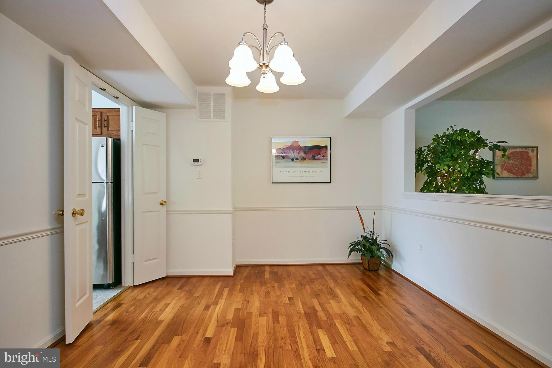 7052 Leestone Street Springfield, VA 22151 - Photo 10 of 30 Dining Room