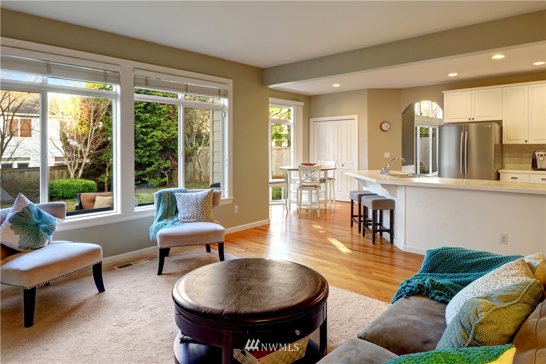 2016 Northeast 34th Place Renton, WA 98056 - Photo 13 of 25 Gallery Image 13