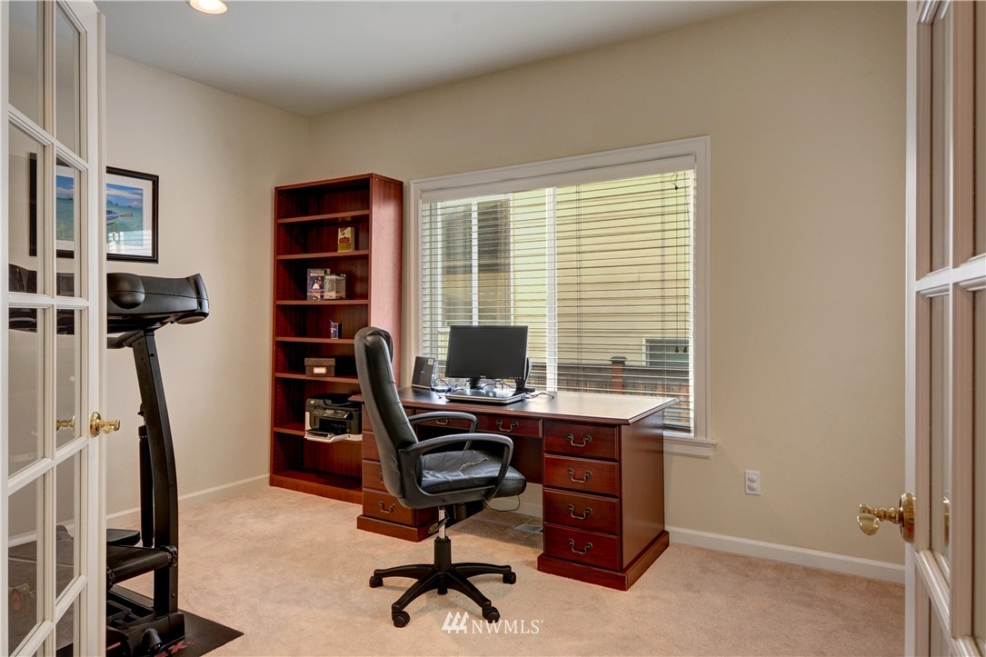 2016 Northeast 34th Place Renton, WA 98056 - Photo 15 of 25 Gallery Image 15