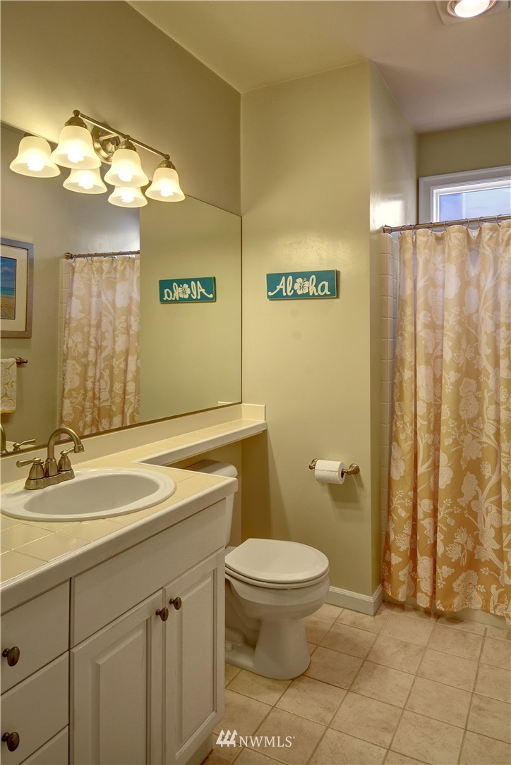 2016 Northeast 34th Place Renton, WA 98056 - Photo 16 of 25 Gallery Image 16