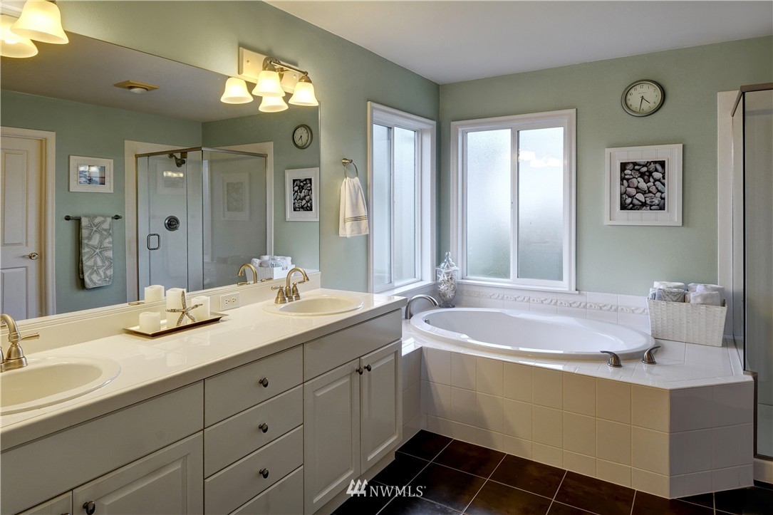 2016 Northeast 34th Place Renton, WA 98056 - Photo 18 of 25 Gallery Image 18