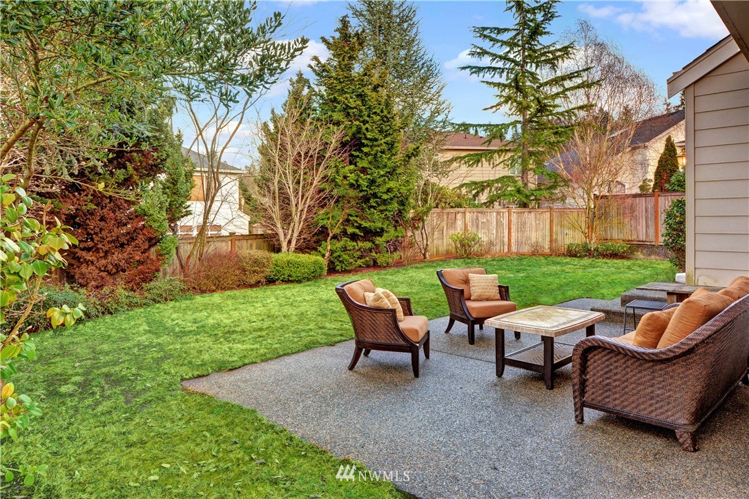 2016 Northeast 34th Place Renton, WA 98056 - Photo 23 of 25 Gallery Image 23