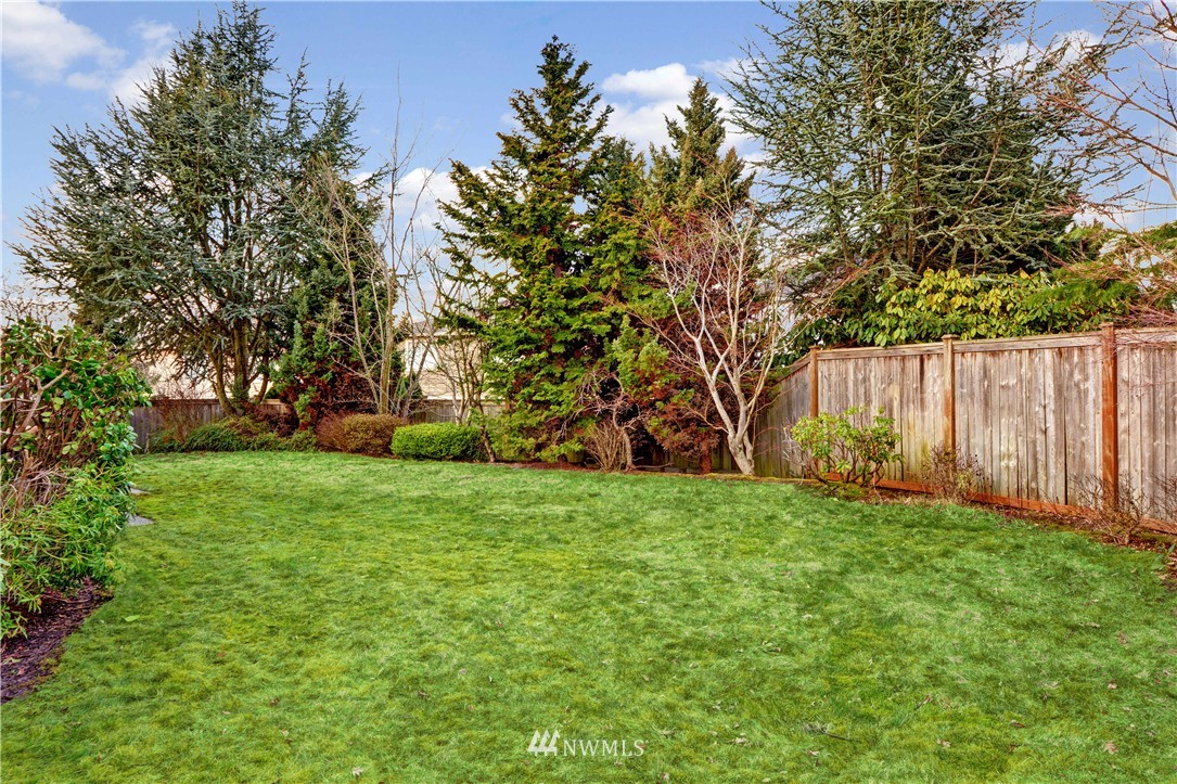 2016 Northeast 34th Place Renton, WA 98056 - Photo 24 of 25 Gallery Image 24