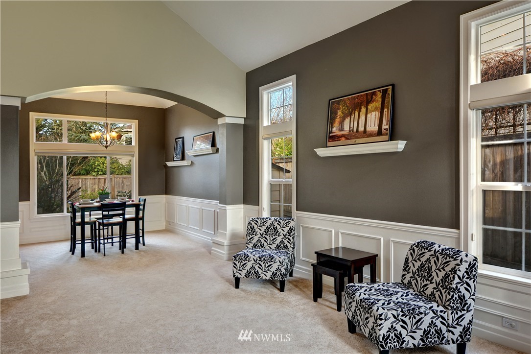 2016 Northeast 34th Place Renton, WA 98056 - Photo 6 of 25 Gallery Image 6