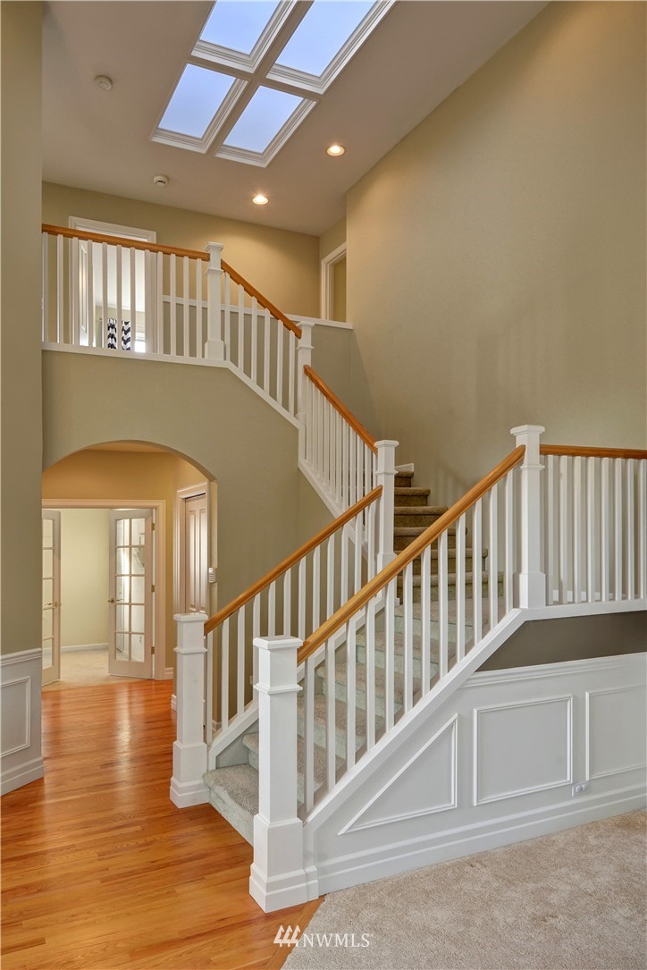 2016 Northeast 34th Place Renton, WA 98056 - Photo 8 of 25 Gallery Image 8