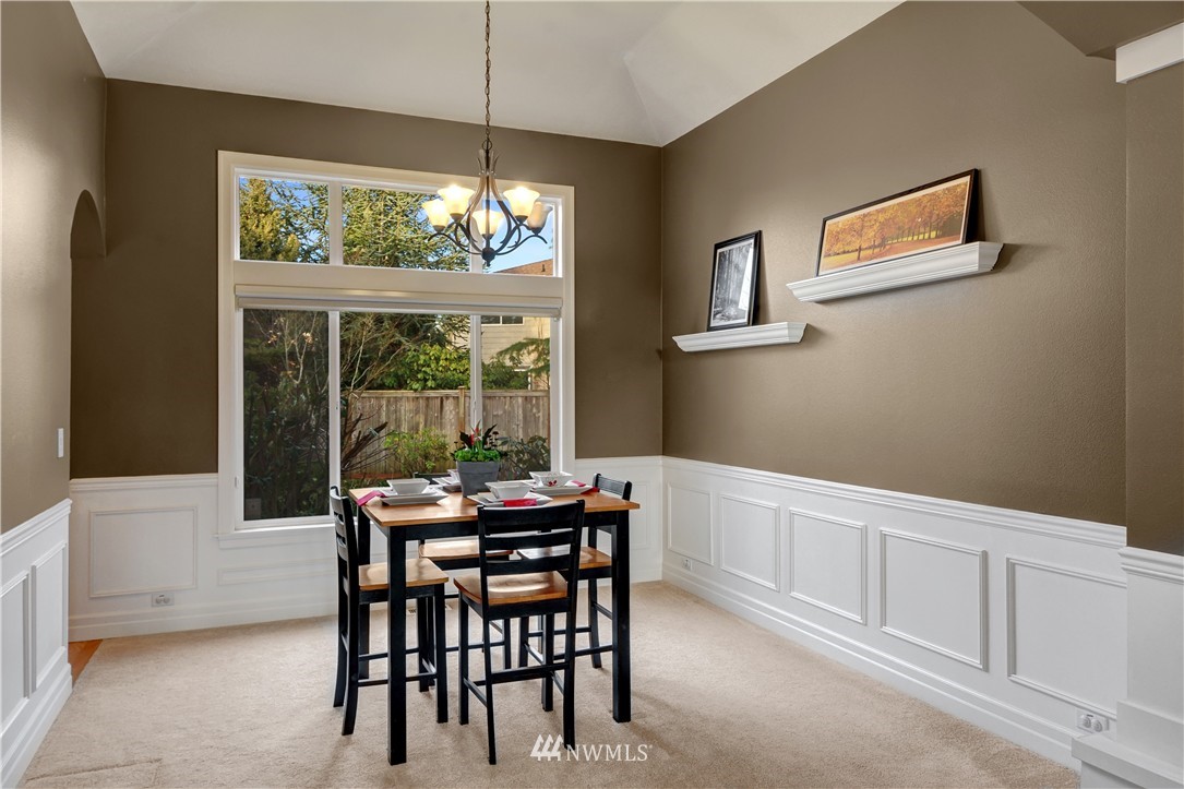 2016 Northeast 34th Place Renton, WA 98056 - Photo 10 of 25 Gallery Image 10