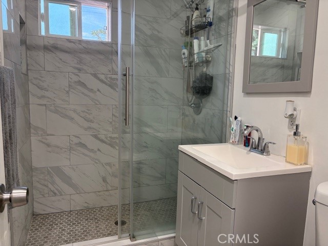 7249 Marcelle Street Paramount, CA 90723 - Photo 8 of 26 Front unit bathroom