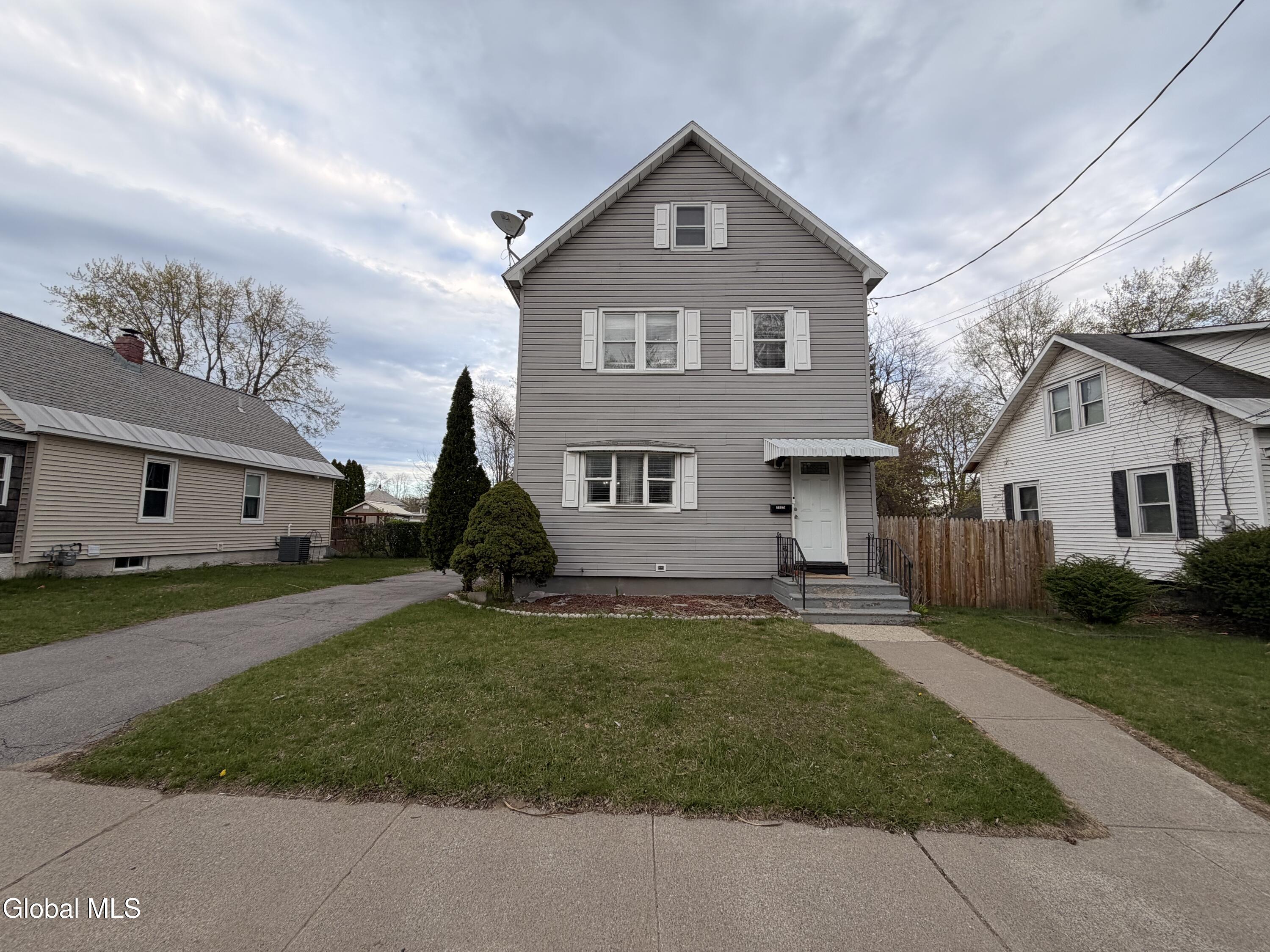 1025 Hegeman Street Schenectady, NY 12306 - Photo 1 of 32 IMG_6018