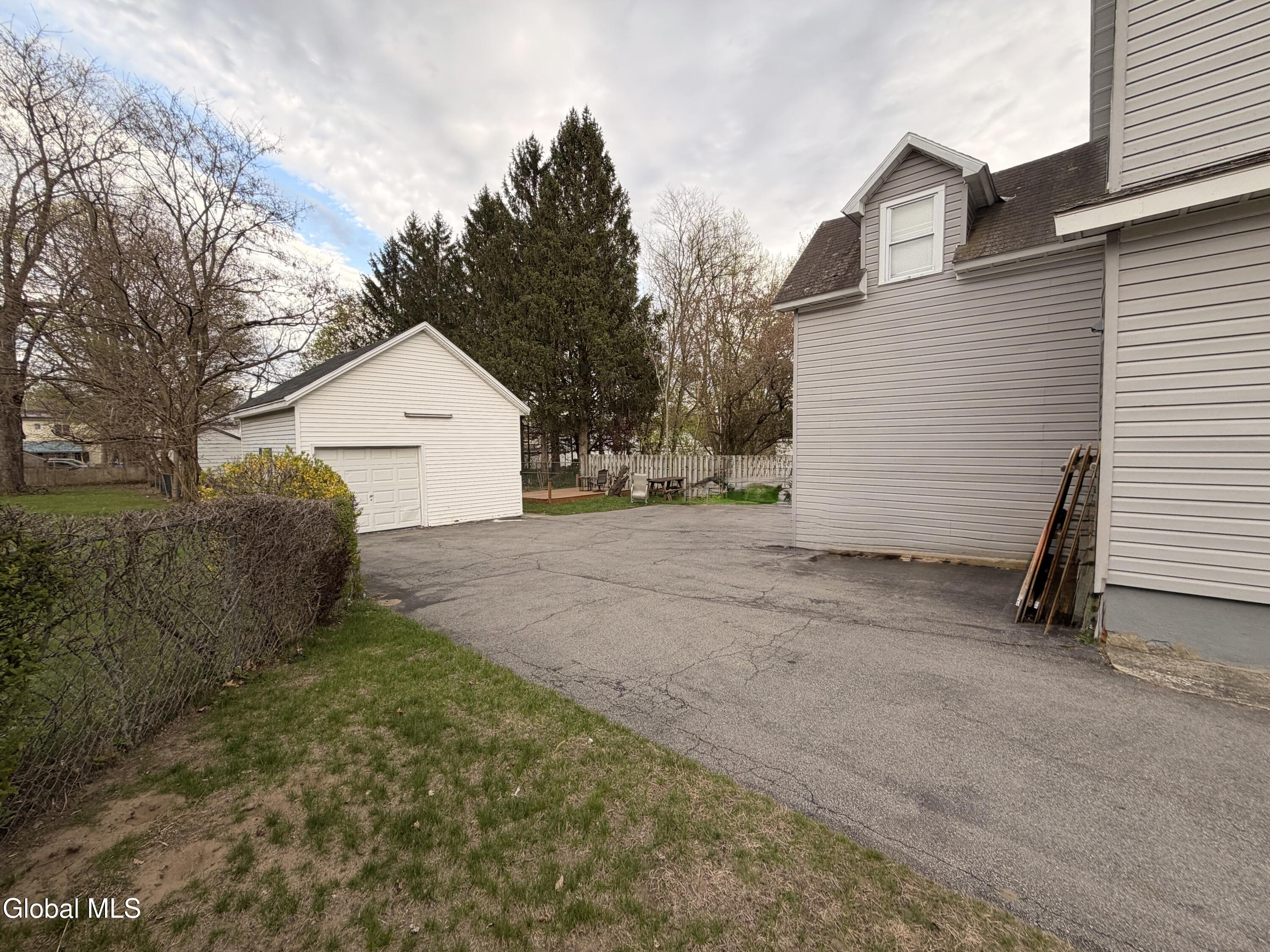 1025 Hegeman Street Schenectady, NY 12306 - Photo 26 of 32 IMG_6015