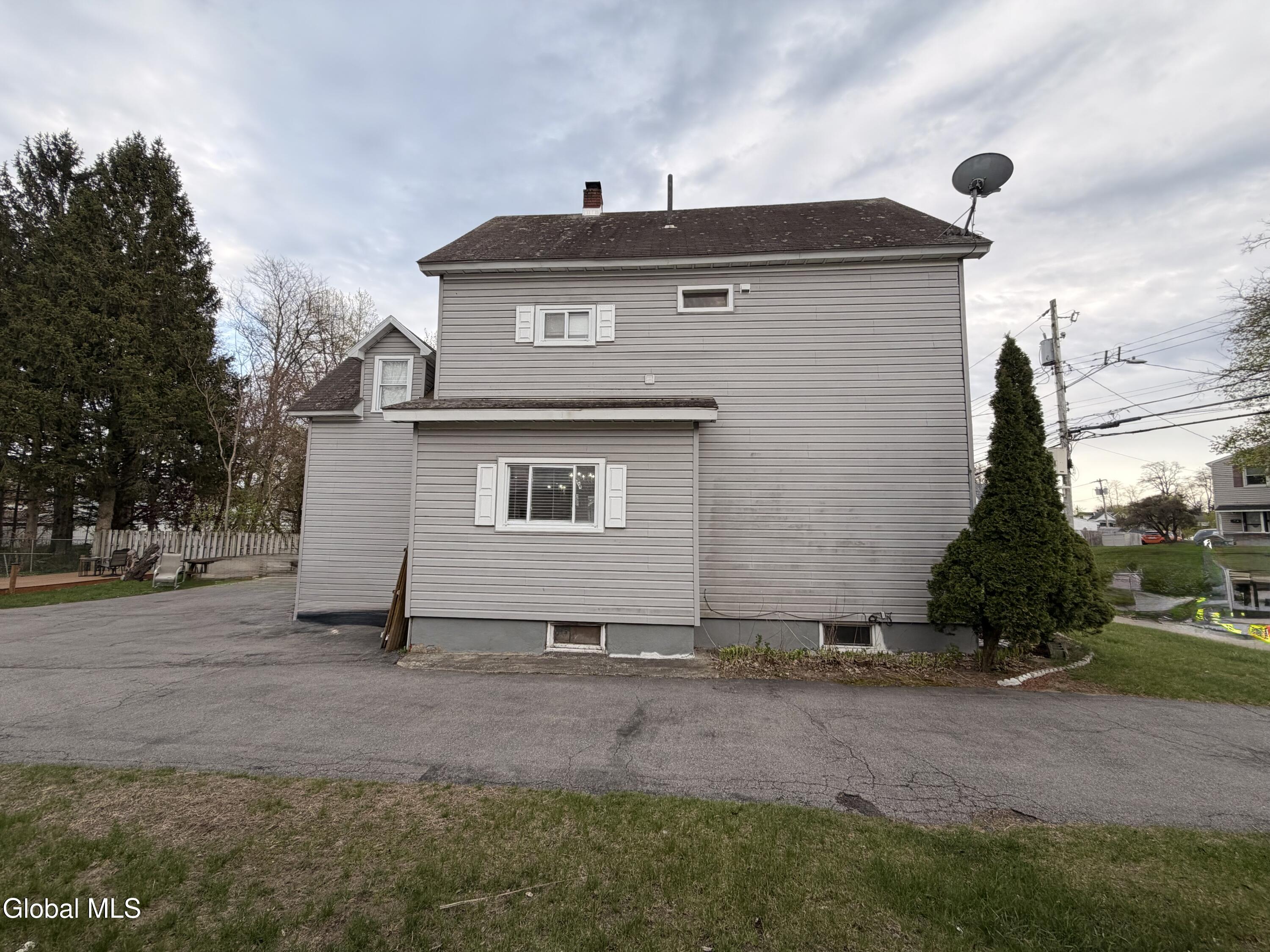 1025 Hegeman Street Schenectady, NY 12306 - Photo 27 of 32 IMG_6016