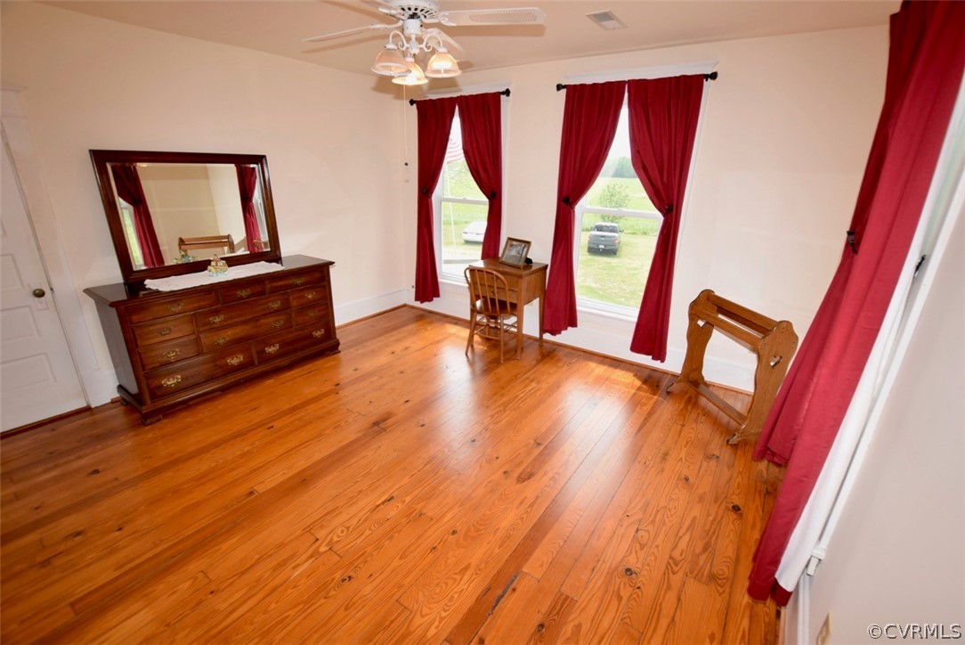 3675 Namozine Road Crewe, VA 23930 - Photo 31 of 48 a living room with furniture and a window