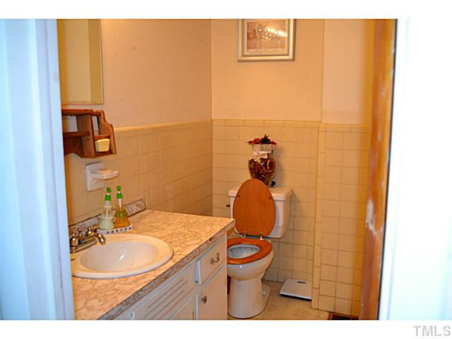 901 Arvin Road Durham, NC 27704 - Photo 13 of 24 Photo 13