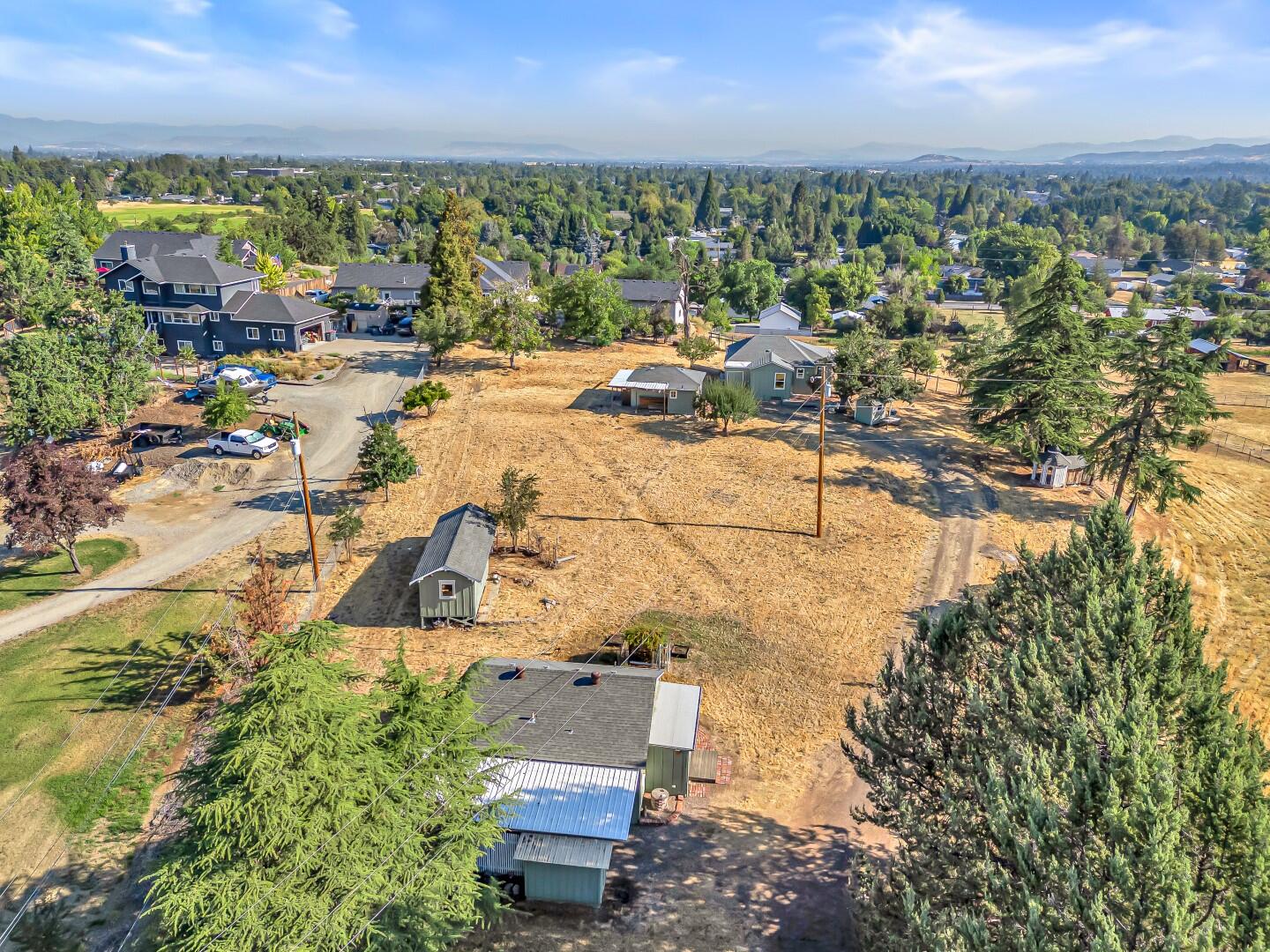 1324 Vawter Road Medford, OR 97501 - Photo 52 of 59 DJI_20250813091435_0004_D