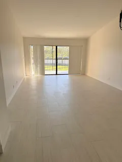 $315,000 | 5021 Oakhill Lane, Unit 123, Delray Beach, FL 33484