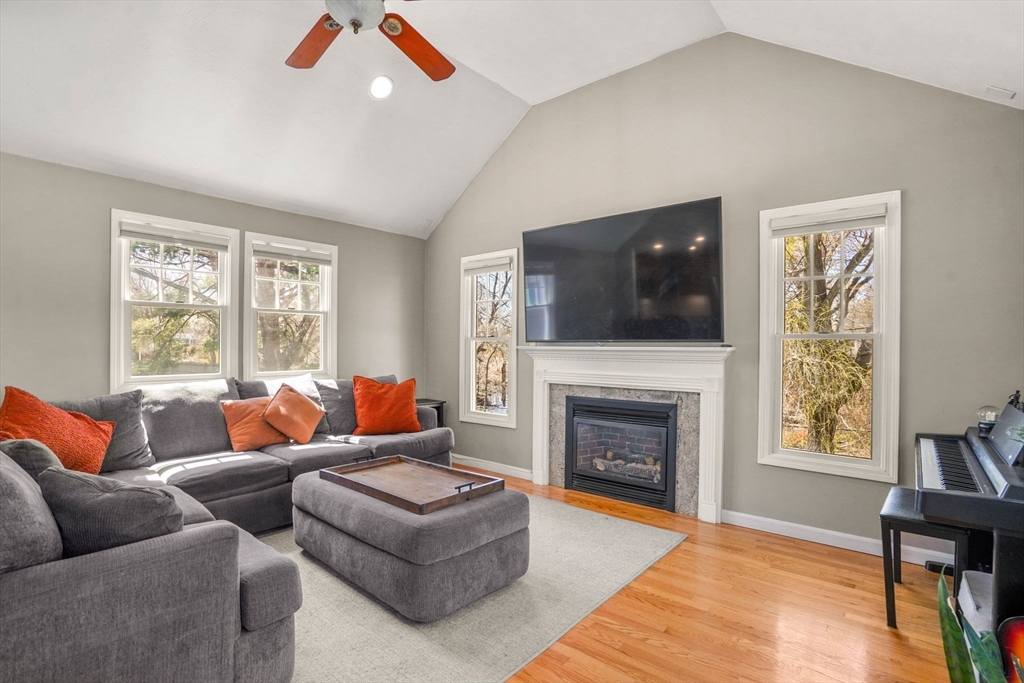 13 Harlow Road Marshfield, MA 02050 - Photo 6 of 28 Gallery Image 6
